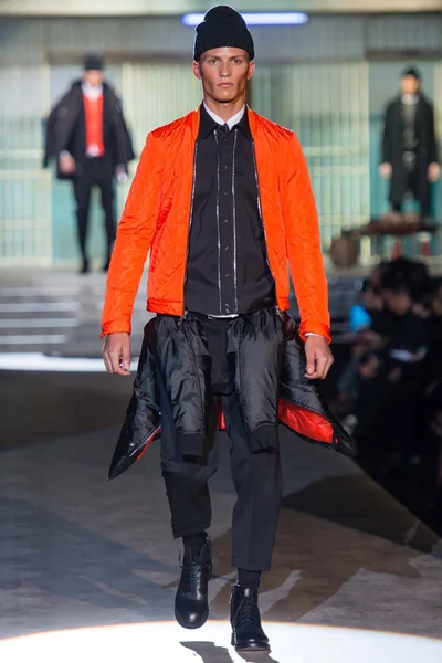 Look 1